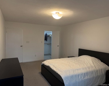235 W Park Avenue - Photo Thumbnail 26