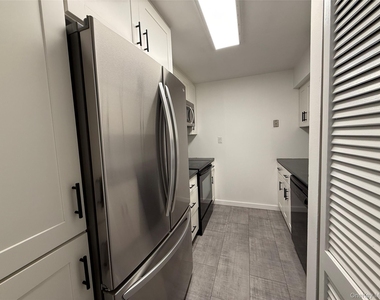 235 W Park Avenue - Photo Thumbnail 16