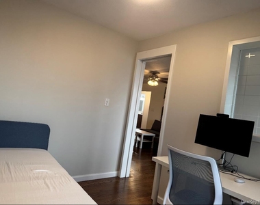 235 W Park Avenue - Photo Thumbnail 29