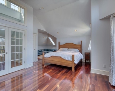 11003 Main Road - Photo Thumbnail 12