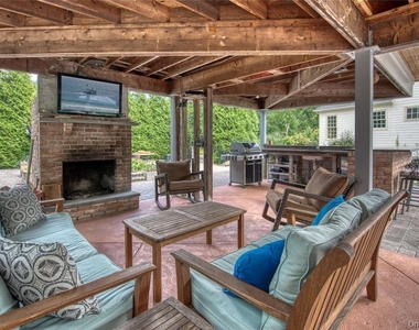11003 Main Road - Photo Thumbnail 16