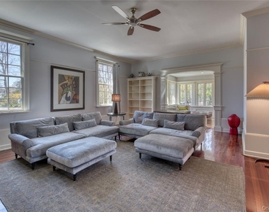 11003 Main Road - Photo Thumbnail 4