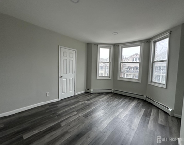 159 Lewis Street - Photo Thumbnail 9