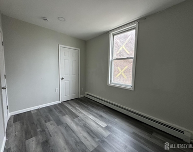 159 Lewis Street - Photo Thumbnail 6