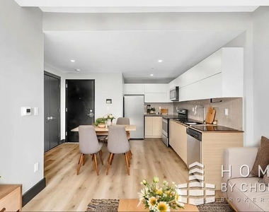 88 Linden Boulevard - Photo Thumbnail 1
