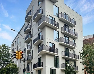 469 Convent Avenue - Photo Thumbnail 11