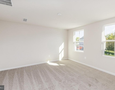 6210 Farrier Way - Photo Thumbnail 12