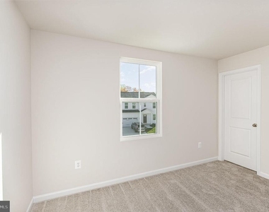 6210 Farrier Way - Photo Thumbnail 17