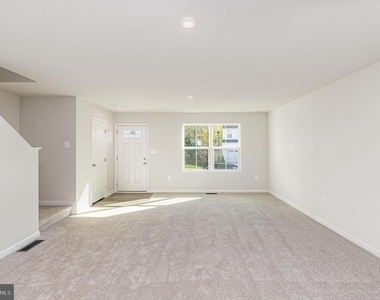 6210 Farrier Way - Photo Thumbnail 6