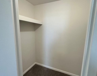 4600 Duke Street - Photo Thumbnail 12