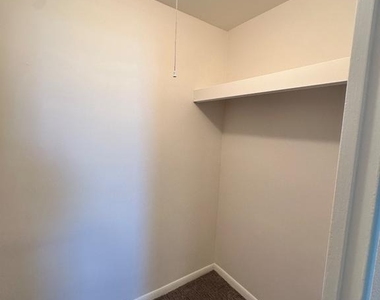 4600 Duke Street - Photo Thumbnail 16