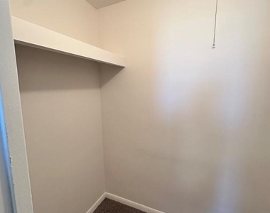 4600 Duke Street - Photo Thumbnail 17