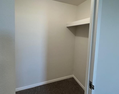 4600 Duke Street - Photo Thumbnail 13