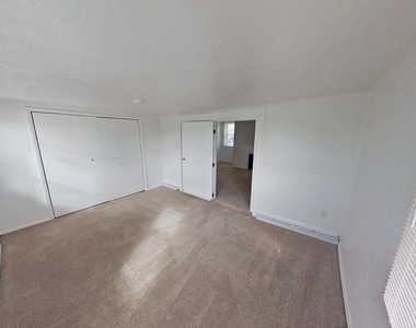 17368 Susquehanna Trail S - Photo Thumbnail 5