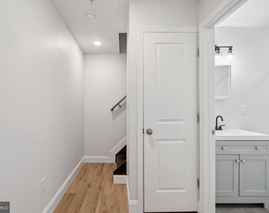 1701 Point Breeze Avenue - Photo Thumbnail 4