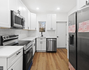 1320 S 26th Street - Photo Thumbnail 2