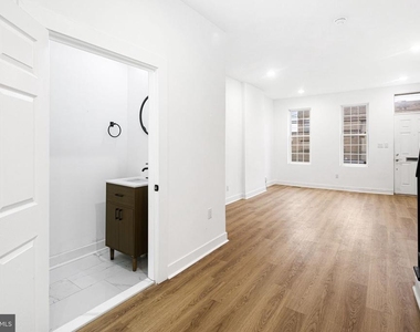 1320 S 26th Street - Photo Thumbnail 3