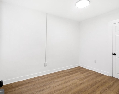 1320 S 26th Street - Photo Thumbnail 5