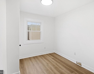1320 S 26th Street - Photo Thumbnail 8