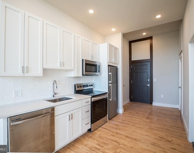 1300 S 19th Street - Photo Thumbnail 3