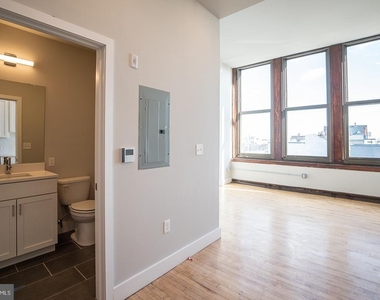 1300 S 19th Street - Photo Thumbnail 5