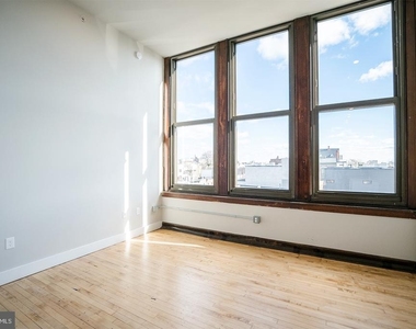 1300 S 19th Street - Photo Thumbnail 1