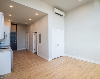 1300 S 19th Street - Photo Thumbnail 2