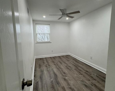 9762 Hilspach Street - Photo Thumbnail 8