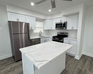 9762 Hilspach Street - Photo Thumbnail 5