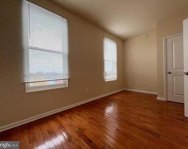 1516 W Diamond Street - Photo Thumbnail 4