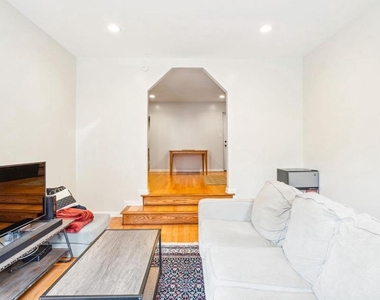 1203 S 16th Street - Photo Thumbnail 4