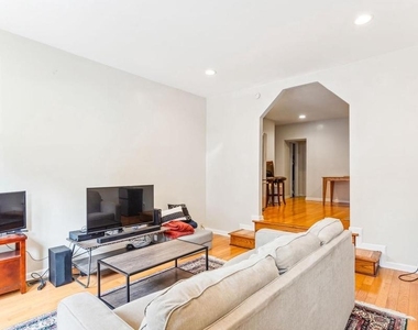 1203 S 16th Street - Photo Thumbnail 3