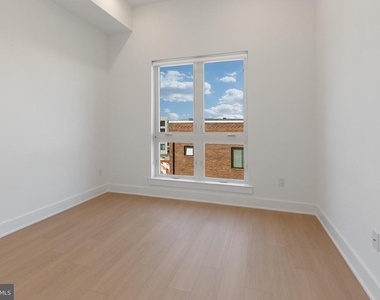 1731 Tilghman Street - Photo Thumbnail 8