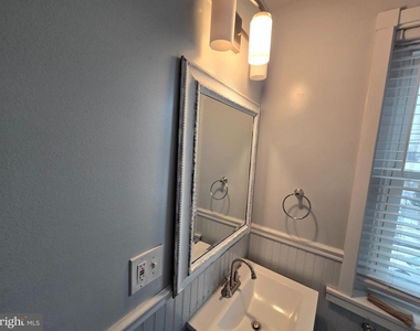 460 Shurs Lane - Photo Thumbnail 9