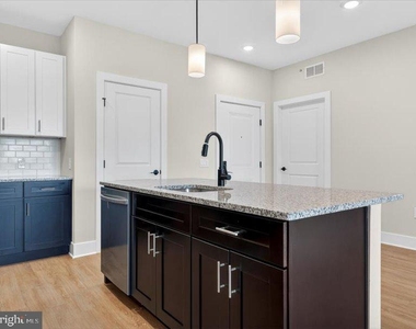 624 Main Street - Photo Thumbnail 11