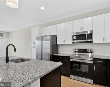 624 Main Street - Photo Thumbnail 10