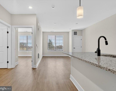 624 Main Street - Photo Thumbnail 6