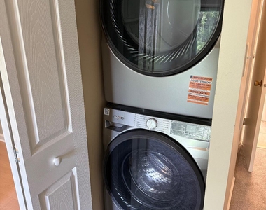 1203 Crosshill Court - Photo Thumbnail 11