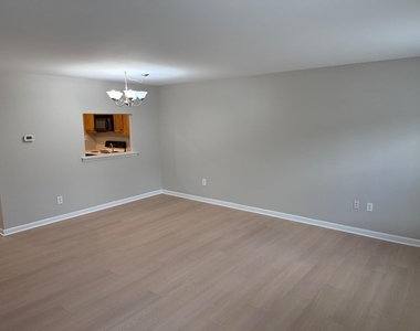 1203 Crosshill Court - Photo Thumbnail 4