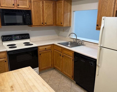 1203 Crosshill Court - Photo Thumbnail 5