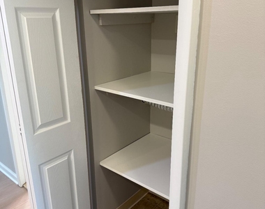 1203 Crosshill Court - Photo Thumbnail 8