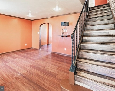 3312 W 13th Street - Photo Thumbnail 2