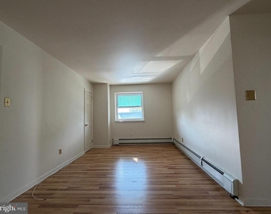801 W Chester Pike - Photo Thumbnail 4