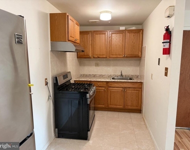 801 W Chester Pike - Photo Thumbnail 1