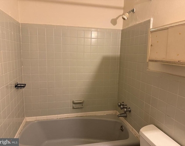 801 W Chester Pike - Photo Thumbnail 8