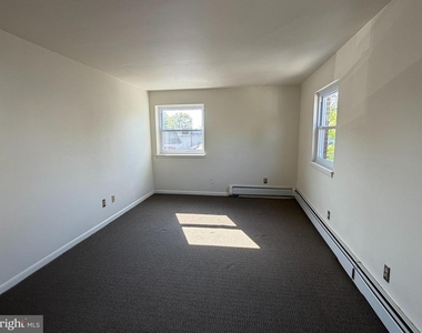 801 W Chester Pike - Photo Thumbnail 10
