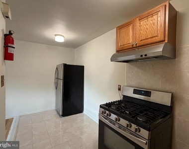 801 W Chester Pike - Photo Thumbnail 3