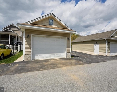 423 N Orange Street - Photo Thumbnail 24
