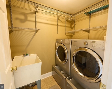 423 N Orange Street - Photo Thumbnail 13