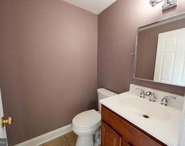 423 N Orange Street - Photo Thumbnail 12